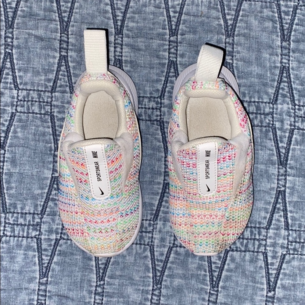 Babygirl Nike’s size 5c.